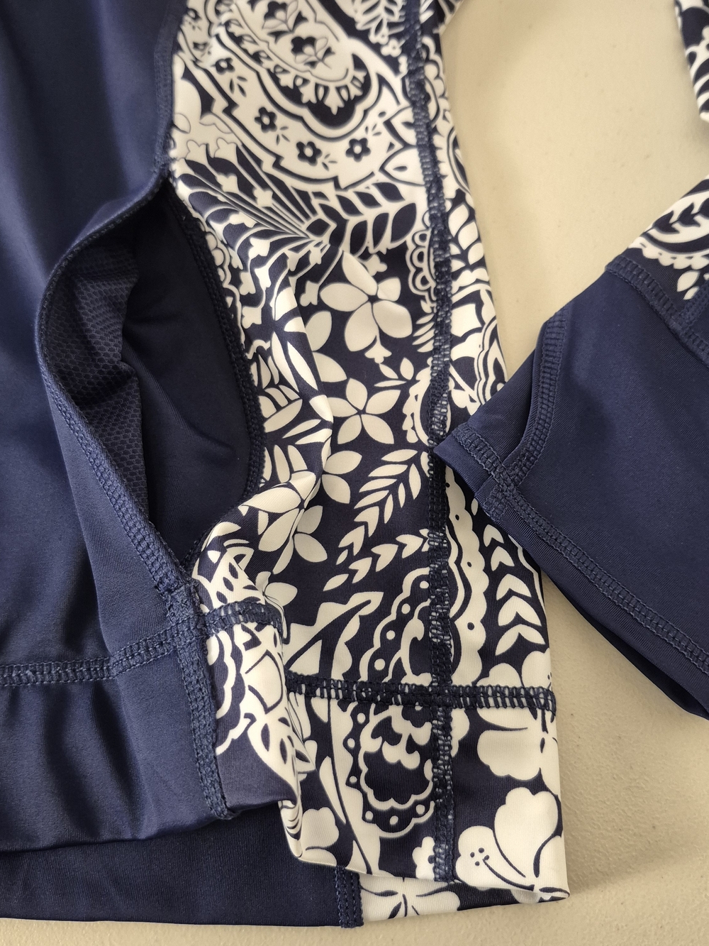 Tommy Bahama Island Cays Patchwork Full-Zip Long-Sleeve Rash Guard Jacket - Sz M - Picture 6 of 12